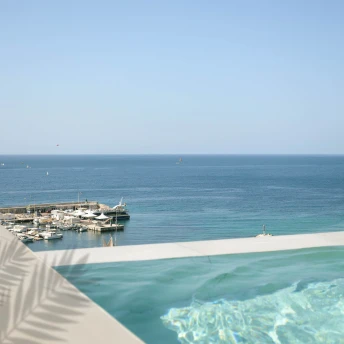 https://www.instagram.com/villa_espanahotel/