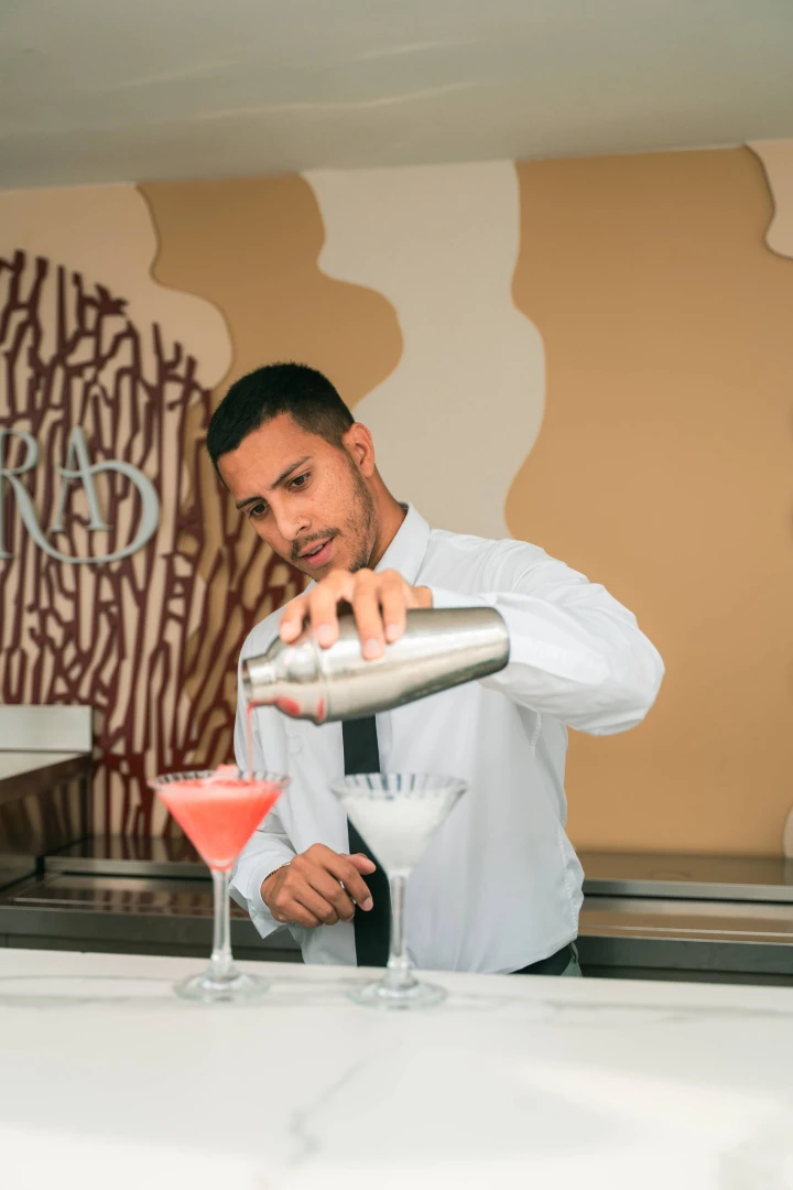 Disfruta de experiencias únicas en Villa España Hotel