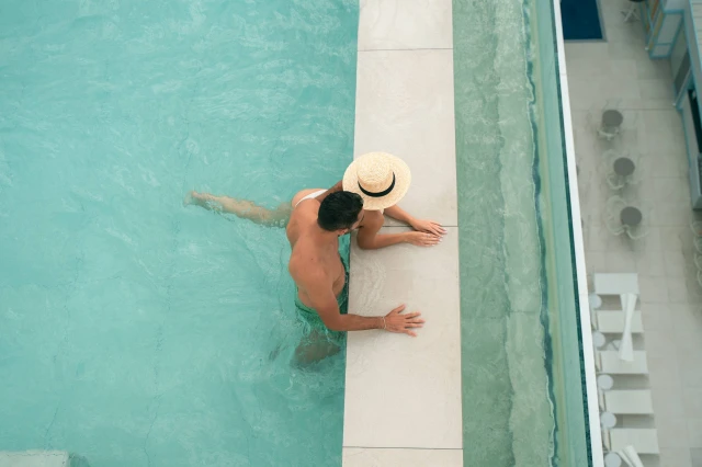Piscines, rooftop, espaces de détente, cuisine méditerranéenne... C'est vous qui choisissez comment vous amuser dans notre hôtel !
