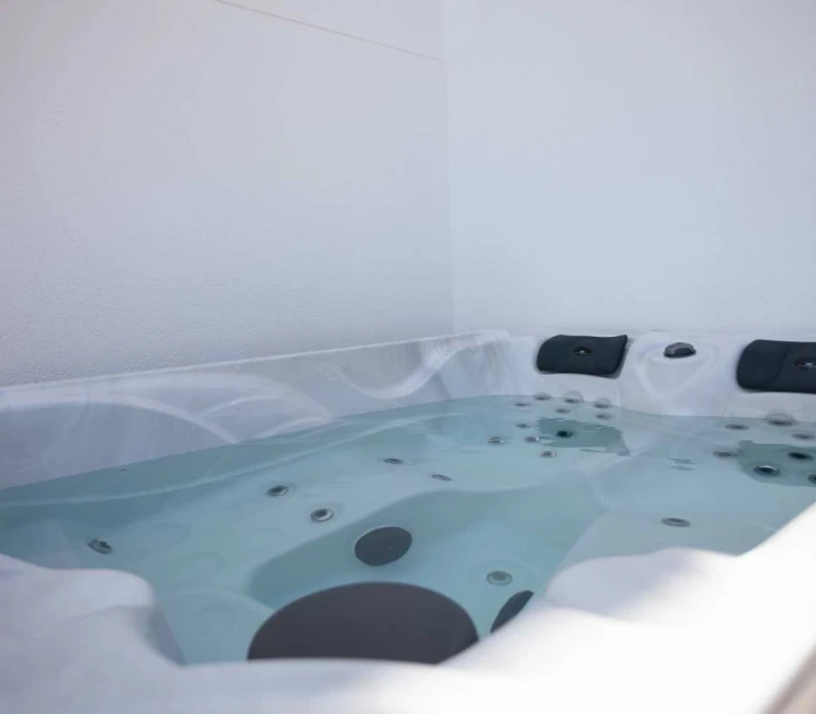 Gallery Jacuzi Yatch Club