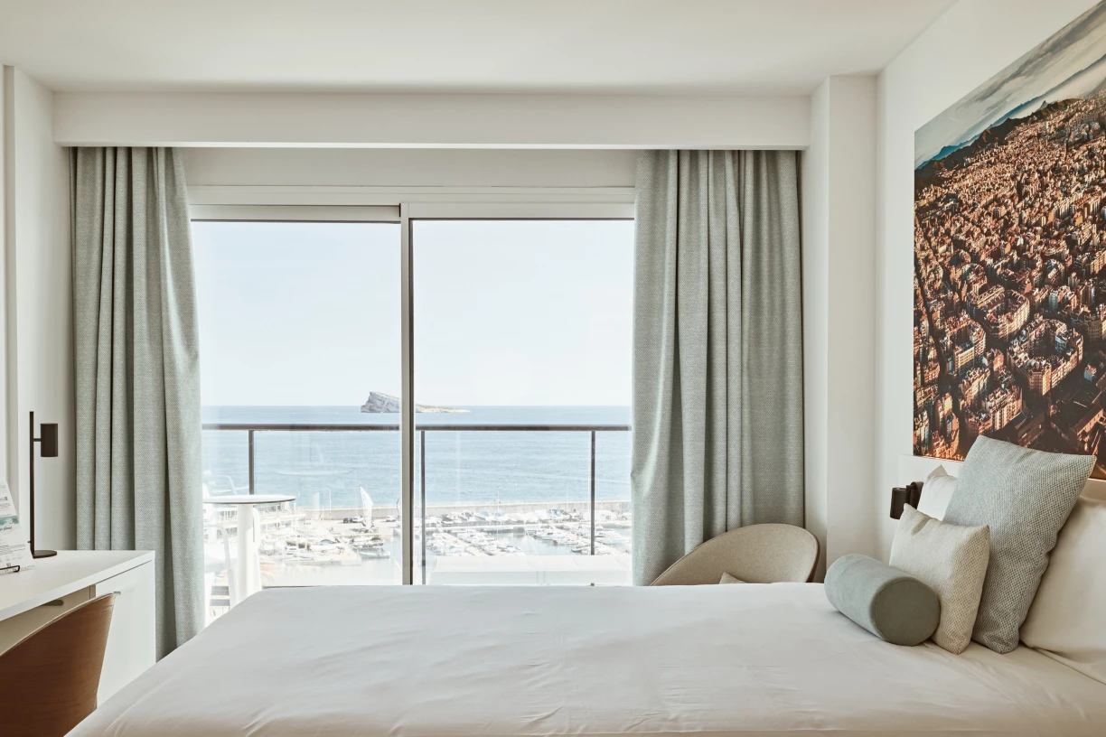Sky Bar Supreme Master Sea View