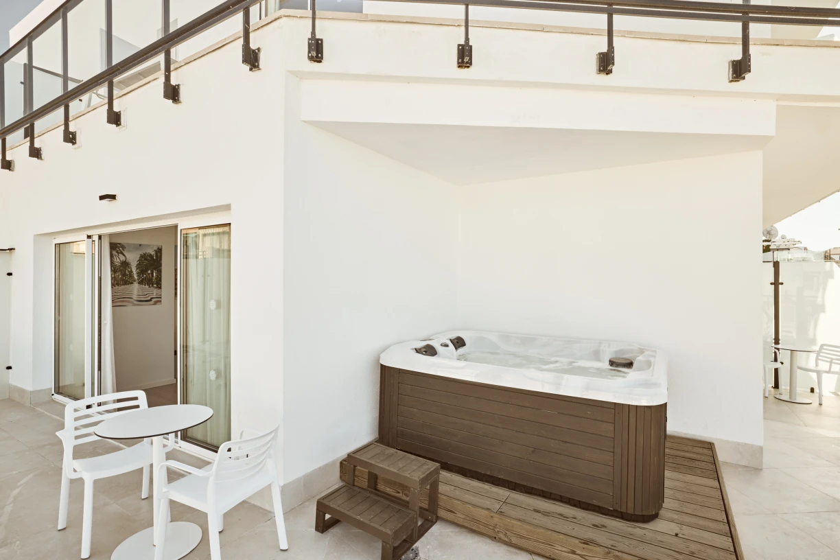 Grand Supreme Jacuzi Sea View
